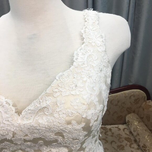 NEW Satin and Lace Wedding Dress, Ivory Mermaid Fit & Flare Sexy, Eyelash straps - Picture 5 of 10